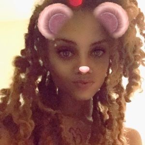 Meet your Posher, Andrea